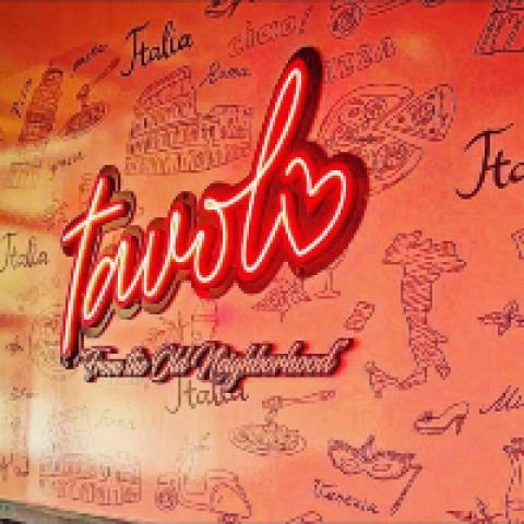 Chesterfield's Tavolo